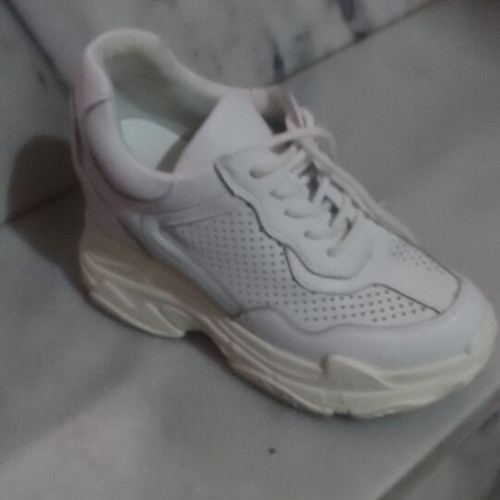Sneakers wedge platform size 35, like new, white