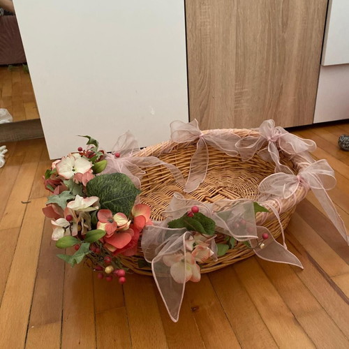 Handmade wicker baskets set of 2, like new, wedding and baptism