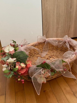 Handmade wicker baskets set of 2, like new, wedding and baptism