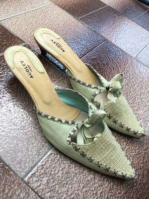 Audley London leather mules with kitten heels like new, size 40.5-41, green