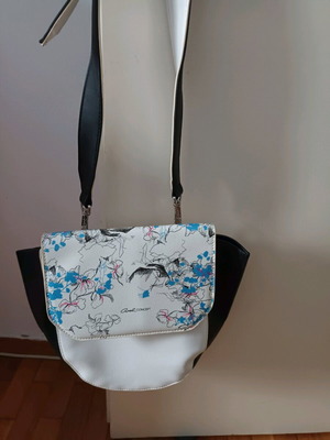 Axel Concept crossbody bag new, black and white