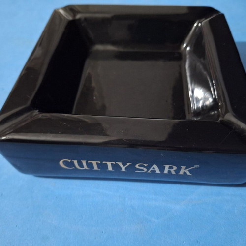 Cutty Sark ashtray collectible like new, large ceramic