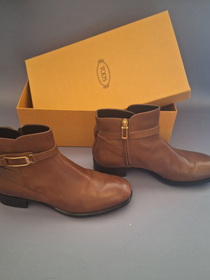 Tod's brown leather flat ankle boots, women's 38.5