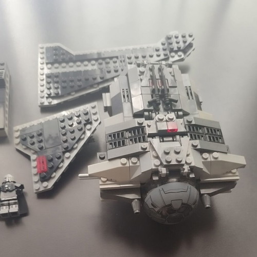 LEGO 9500 Star Wars Sith Fury-Class Interceptor, missing parts and 2 figures