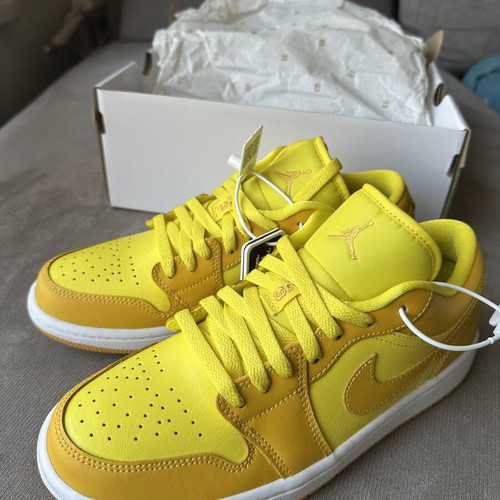 Nike Air Jordan 1 Low Yellow Strike Pollen Women’s Size 40 New