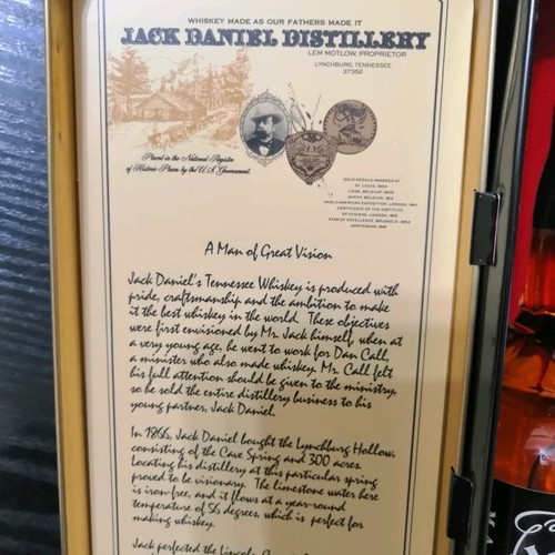 Jack Daniel's Whiskey Old No7 New With Metal Box 1998