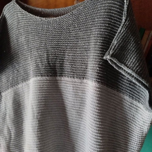 Knitted summer blouse like new, one size