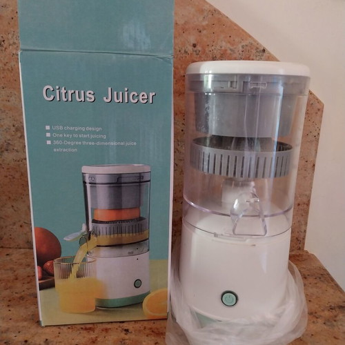Citrus Juicer rechargeable electric, like new