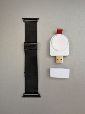 Apple Watch μεταλλικό λουρί και ασύρματος φορτιστής σαν καινούργιο για 44/45/46/49mm