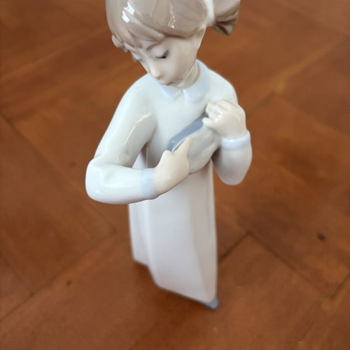 Αγαλματάκι Lladro σαν καινούργιο, ύψος 20.5 εκατοστά