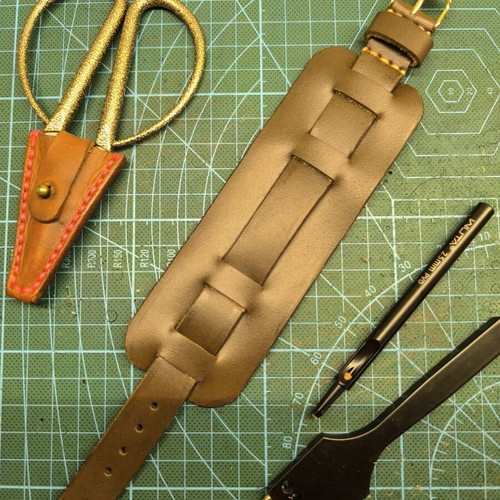 Handmade leather watch strap with integrated cuff for Citizen Bullhead