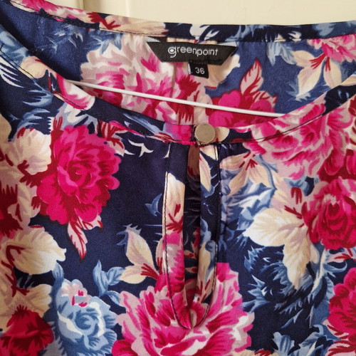 Floral short-sleeve blouse Small, like new, blue and red