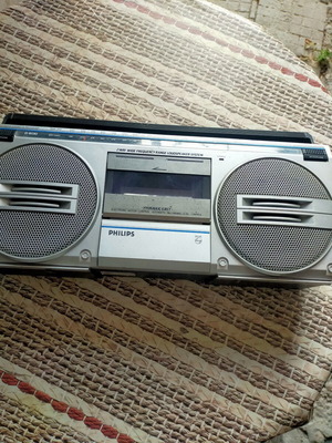 Philips portable radio cassette player