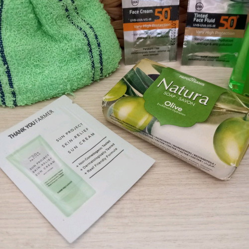 Unisex summer skincare set new with sunscreen and gifts