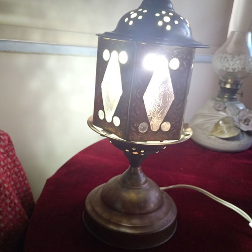 Brass table lamp used, height 0.34 m