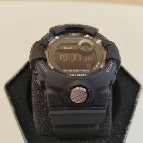 Casio G-Shock GBD-800-1BER watch like new with Bluetooth and step tracker