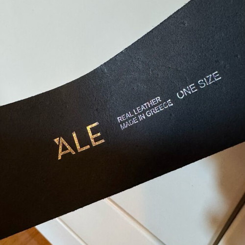 A.L.E. women's belt like new, adjustable, black