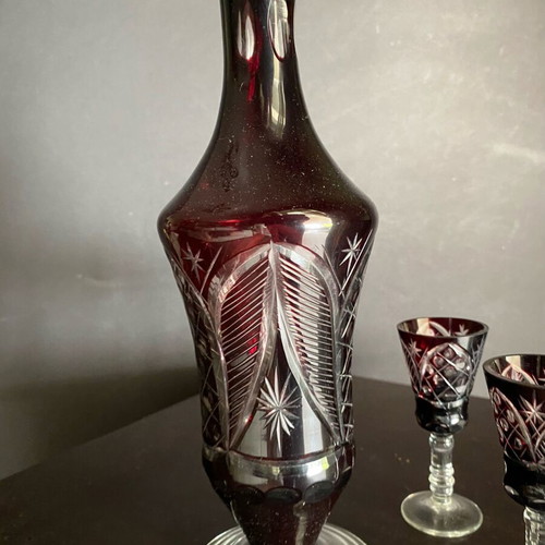 Vintage red glass liquor set like new