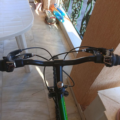 Clermont Freeland mountain bike with Shimano gears and front suspension
