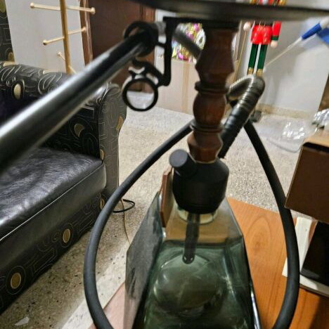Amy deluxe hookah like new without glass