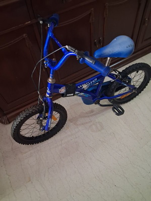 Children's bicycle refurbished, blue