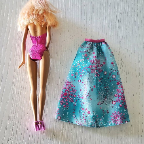 Barbie with formal outfit like new with skirt and shoes