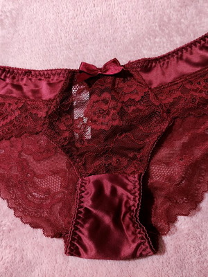 Red lace satin lingerie new, size Small