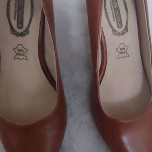 Dexim brown pumps size 39 like new