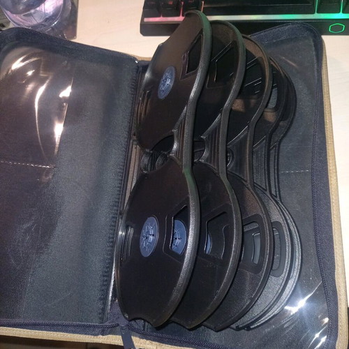 Portable CD-ROM case like new, blue leather, double-sided