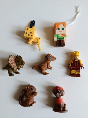 Various mini figures, set of 7