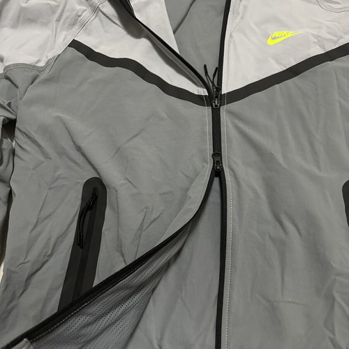 Nike jacket new size M