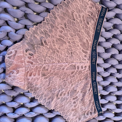 Lace lingerie set new, 5 pieces Brazil design, size Large