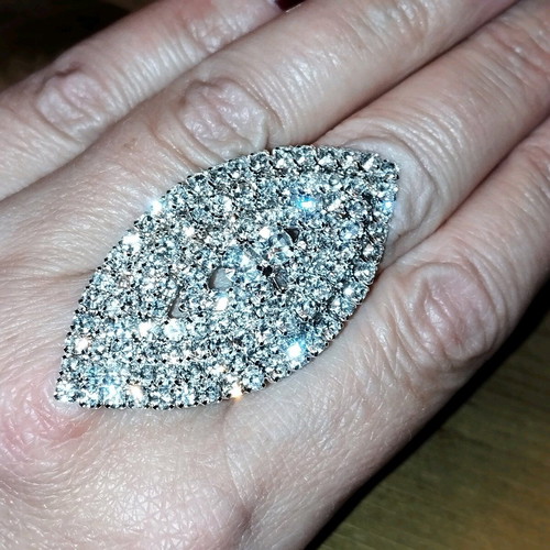Adjustable ring impressive like new, unused