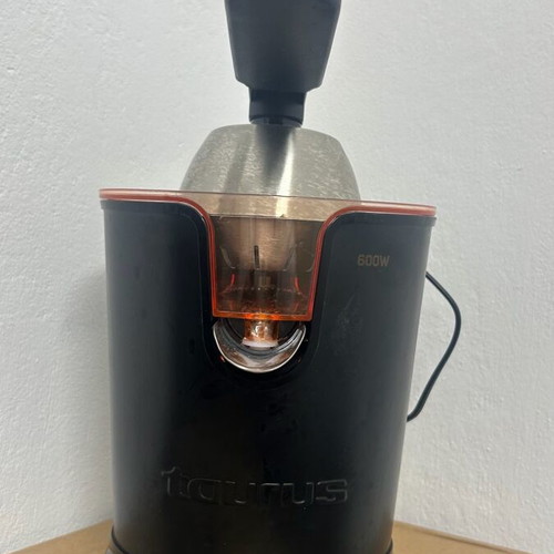 Taurus Easy Press 600W Electric Juicer new with warranty