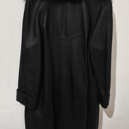 Leather coat long with detachable fur collar like new, black
