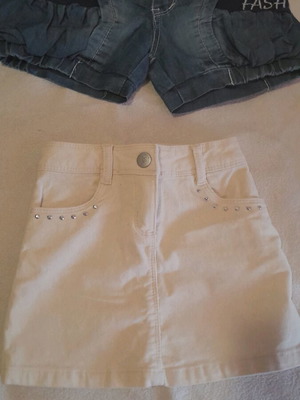 Girls' skirts for ages 4-6 like new, pack of 2, white and blue