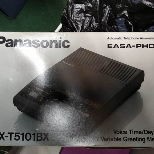 Panasonic KX-T5101BX Automatic Telephone Answering Machine like new, black