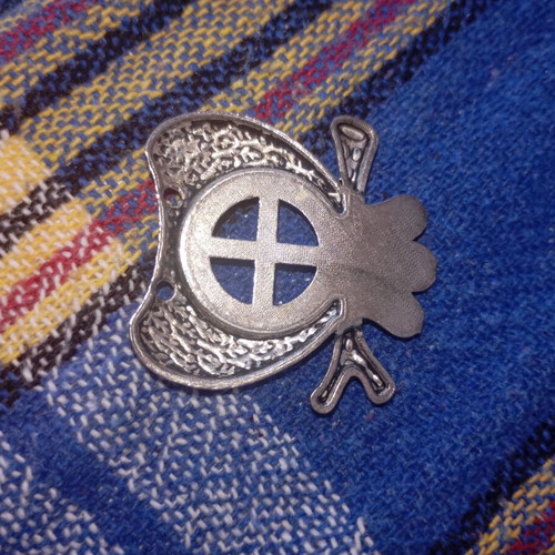 Metal vintage decorative badge emblem like new