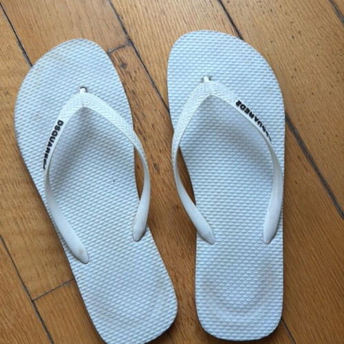 Dsquared2 flip flops size 43 white like new