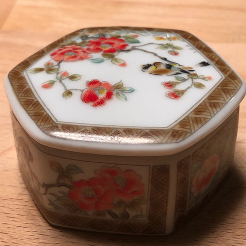 Vintage Japanese Porcelain Jewelry Box like new