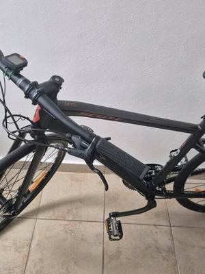 Scott Sub 50 Medium Bicycle like new with 28" disc brakes
