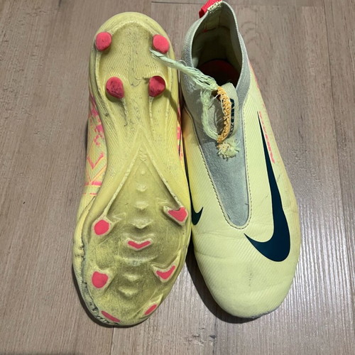 Nike Air Zoom football shoes used, size 36, yellow