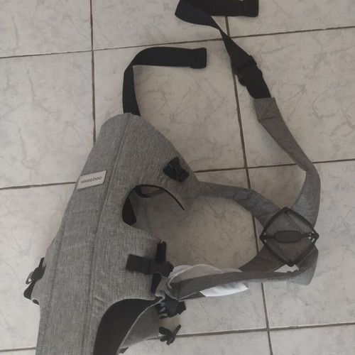Kikaboo baby carrier used, suitable for 3 to 12 months