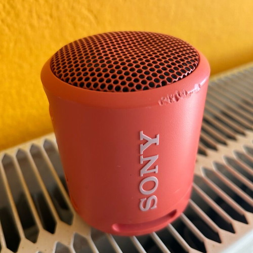 Sony small speaker used, pink