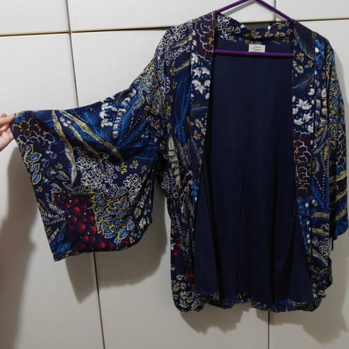 Zara kimono blue multicolor like new with long sleeve size S