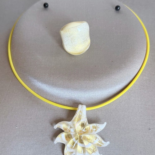 Jewelry set for women like new, gold color