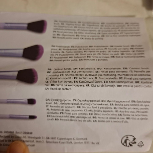 Makeup tools new, unused in packaging