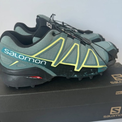 Salomon Speedcross 4W hiking shoe like new, waterproof, size 38