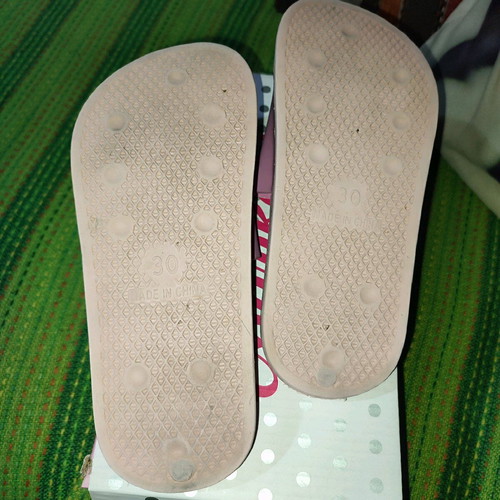 Lol girls' slippers size 30, like new, pink