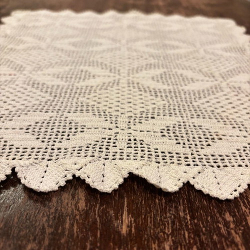 Handmade knitted piece like new